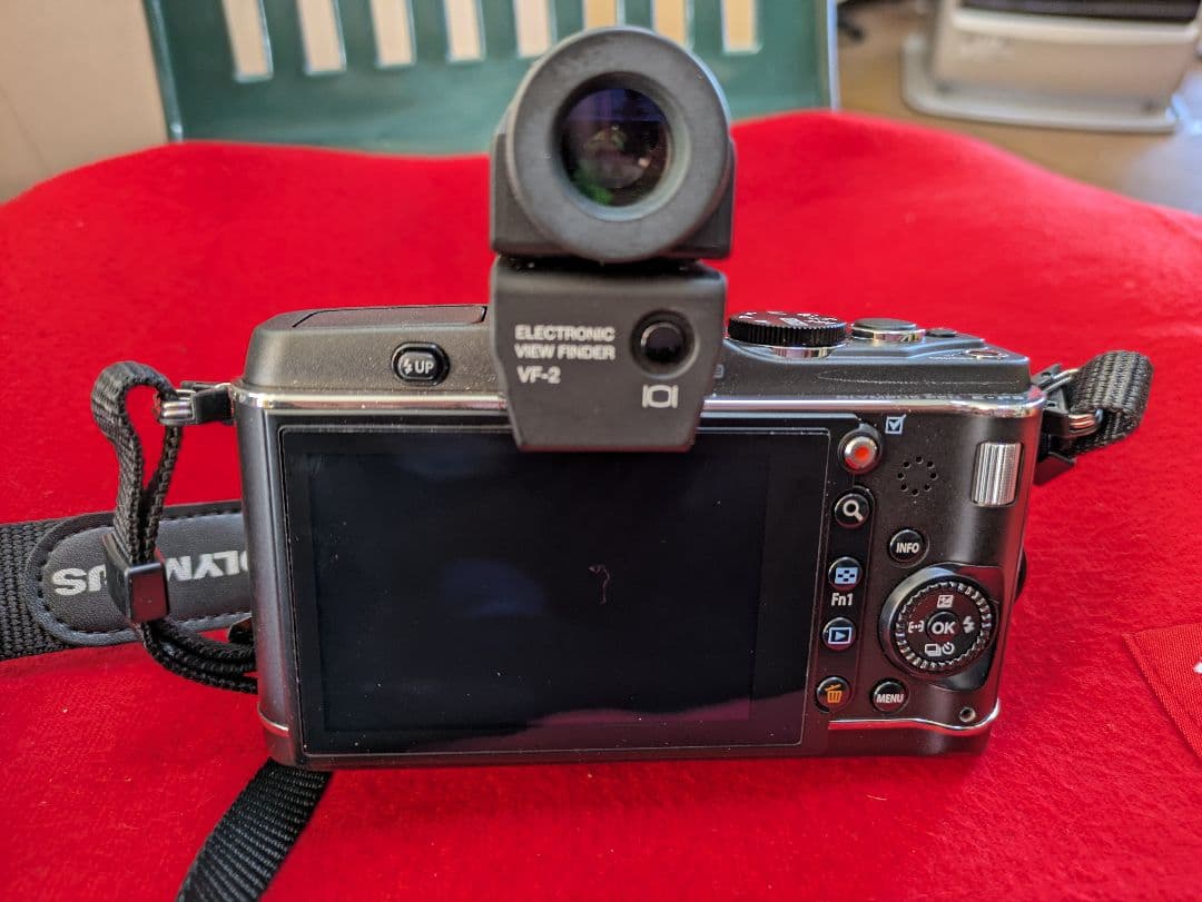 Olympus PEN E-P3 レンズ、VF-2 EVF付き