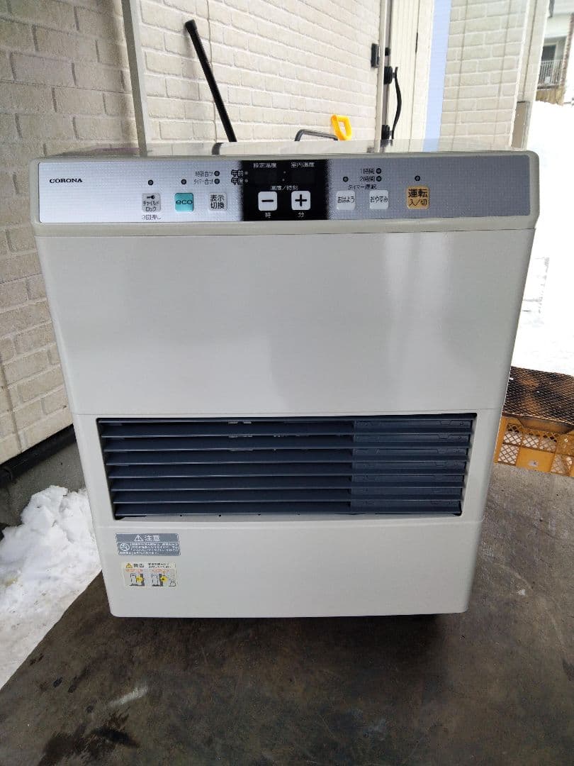 札幌発コロナFF温風石油ストーブ！品番「FF‐4213GS」2014年式中古品②