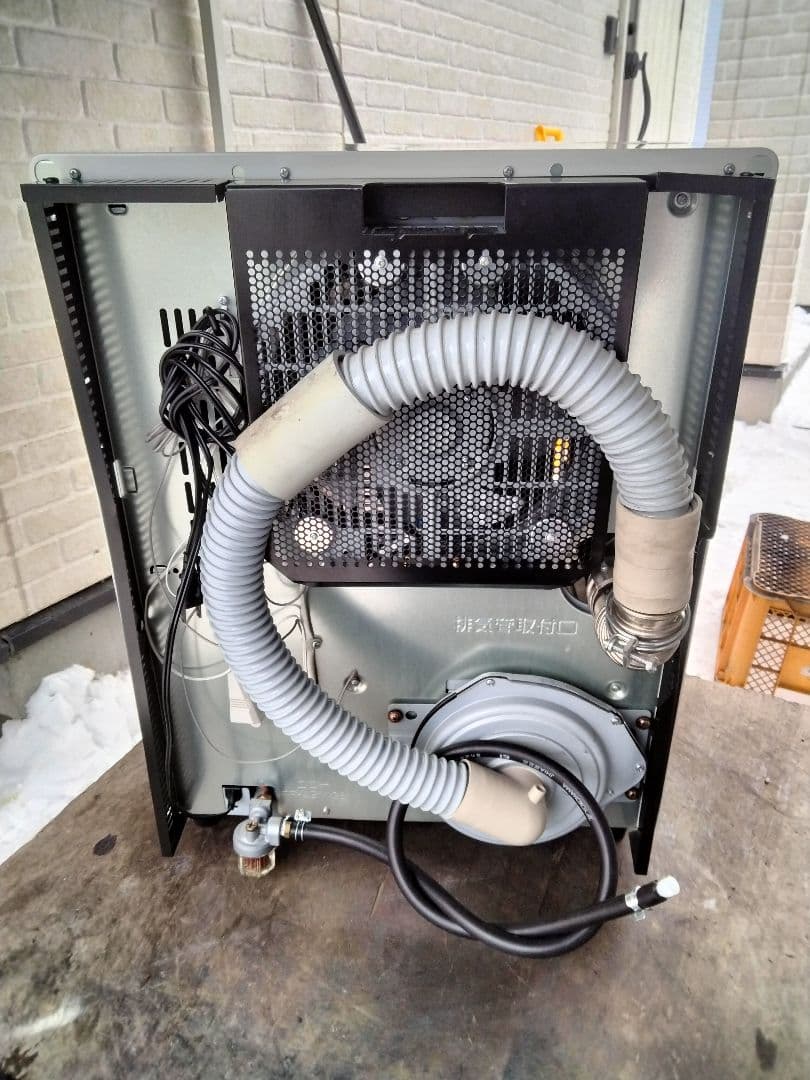 札幌発コロナFF温風石油ストーブ！品番「FF‐4213GS」2014年式中古品②