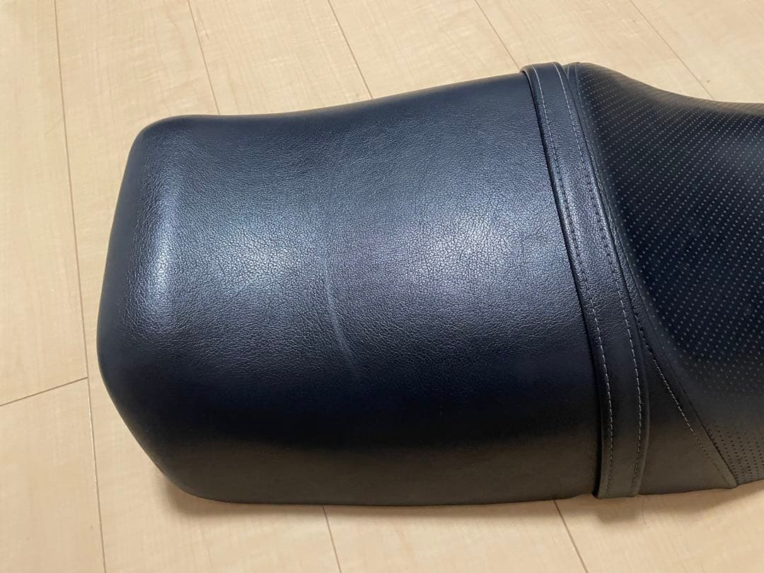 スズキ　gsx400s カタナ シート