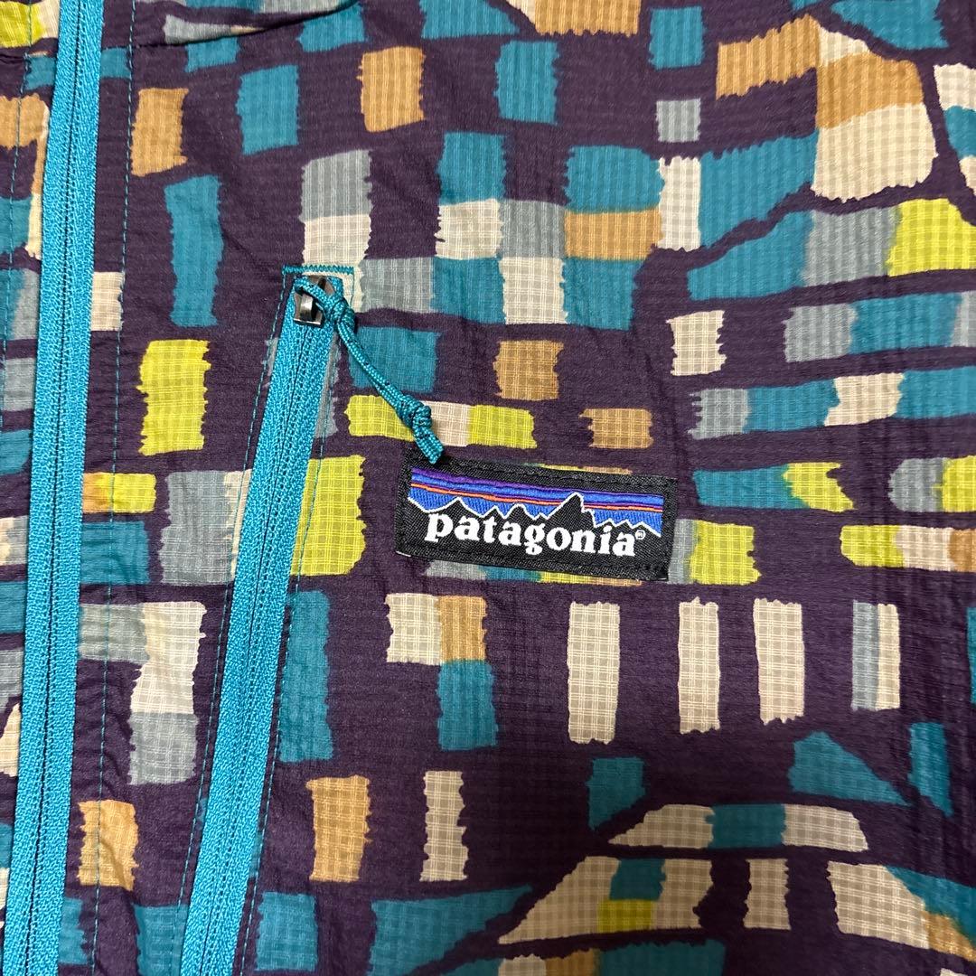 patagonia フーディニ　マルチカラー