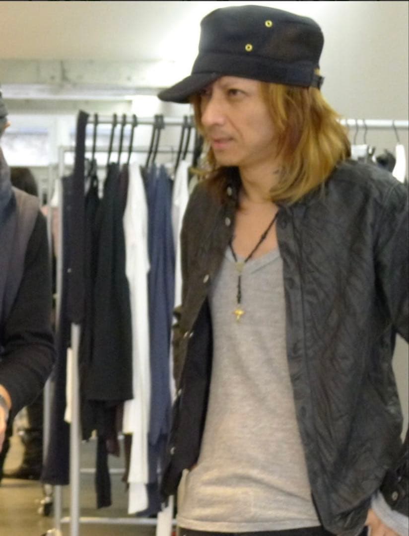 清春さん着用同型S'exprimer レザーシャツ