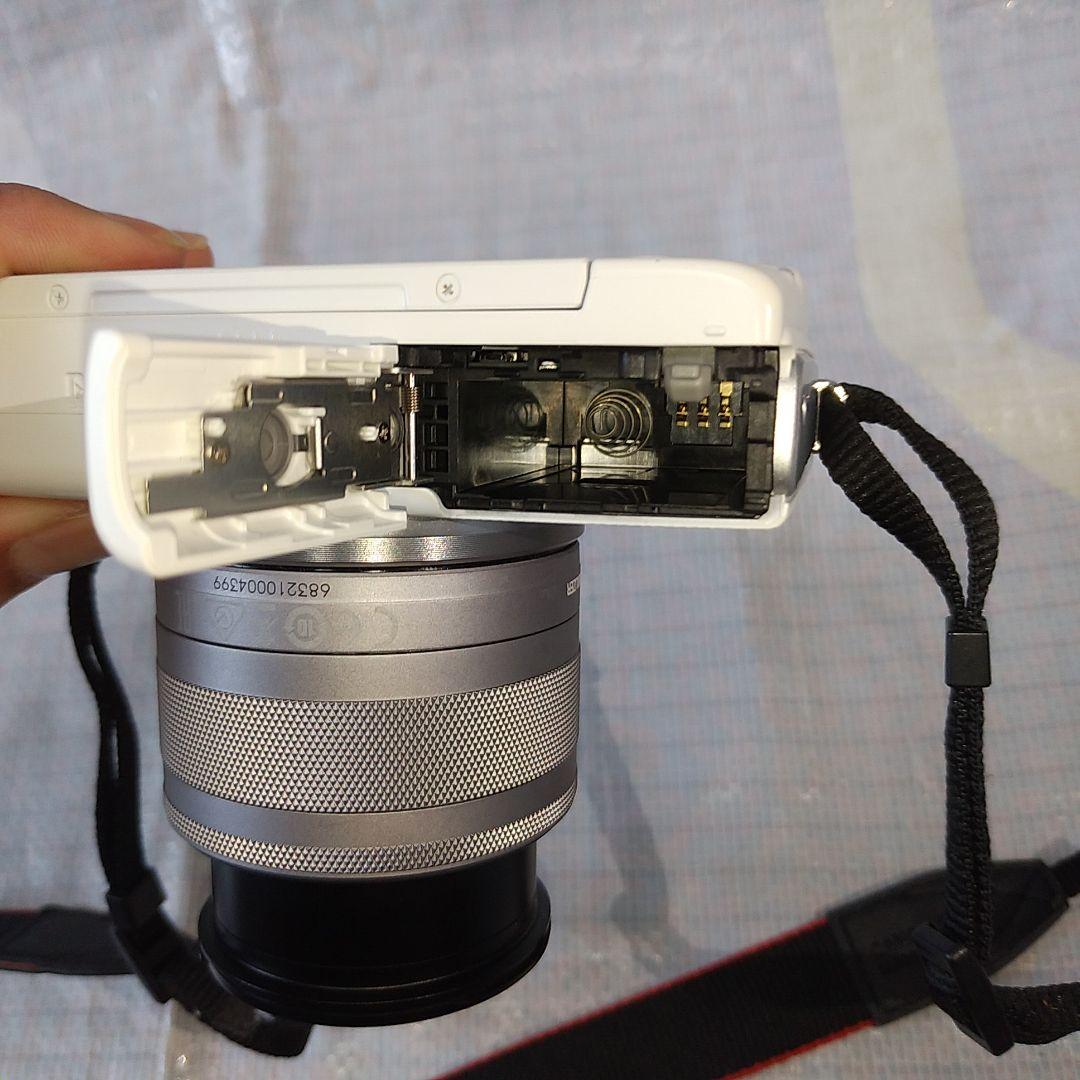 Canon キヤノン EOS M100 ボディ ホワイト 本体　レンズ