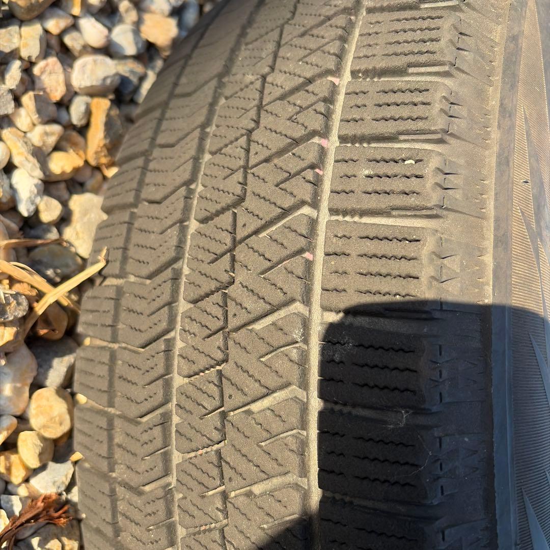 80ヴォクシー　スタッドレスタイヤ　BLIZZAK　VRX2