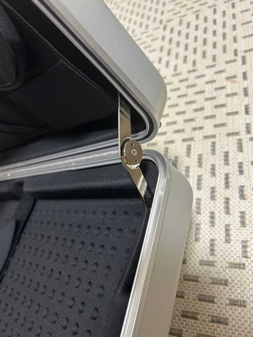 ゼロハリバートン　アタッシュケース　ジュラルミンケース