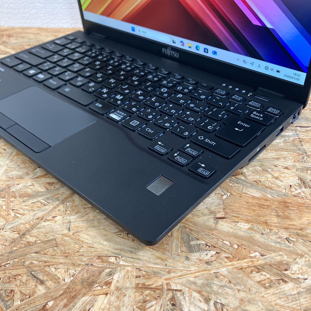 軽量738g LIFEBOOK U9311 薄型13.3型FHD LTE対応