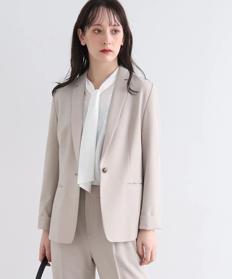 INDIVI ストレッチテーラードジャケット&タックテーパードパンツ　ベージュ