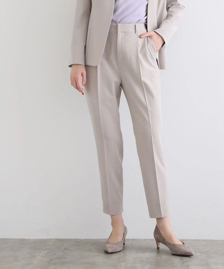 INDIVI ストレッチテーラードジャケット&タックテーパードパンツ　ベージュ