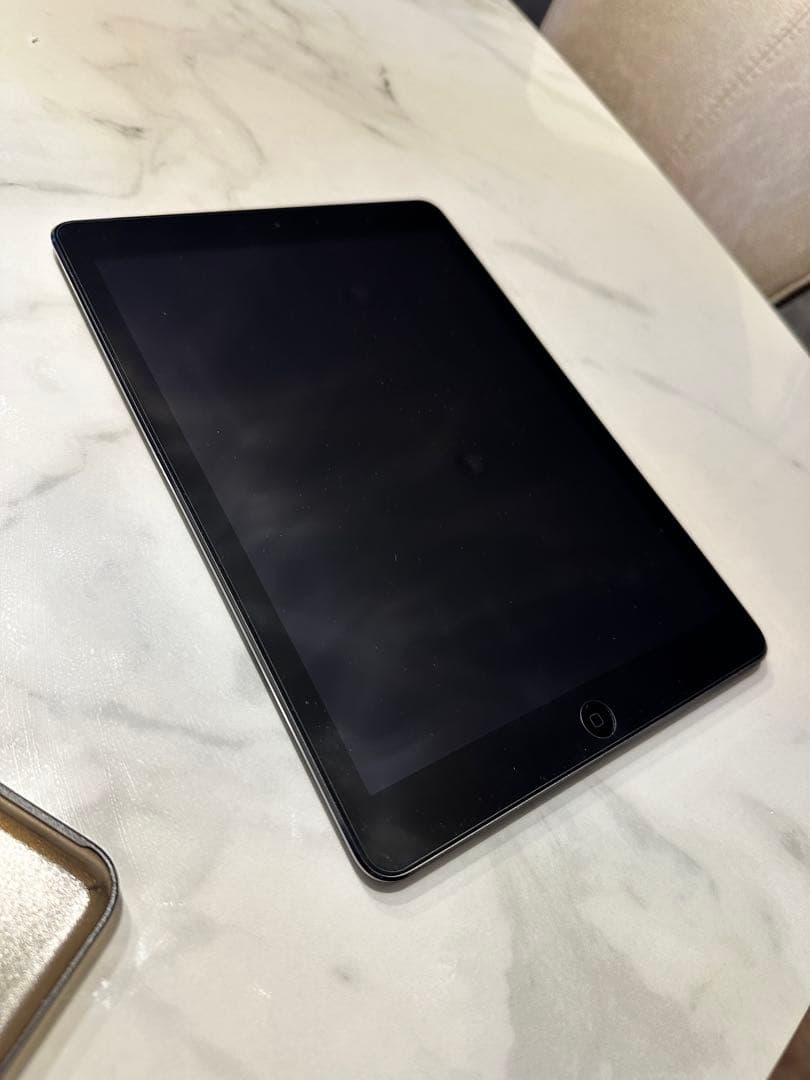 Apple iPad Air スペースグレイ　 SoftBank 32GB