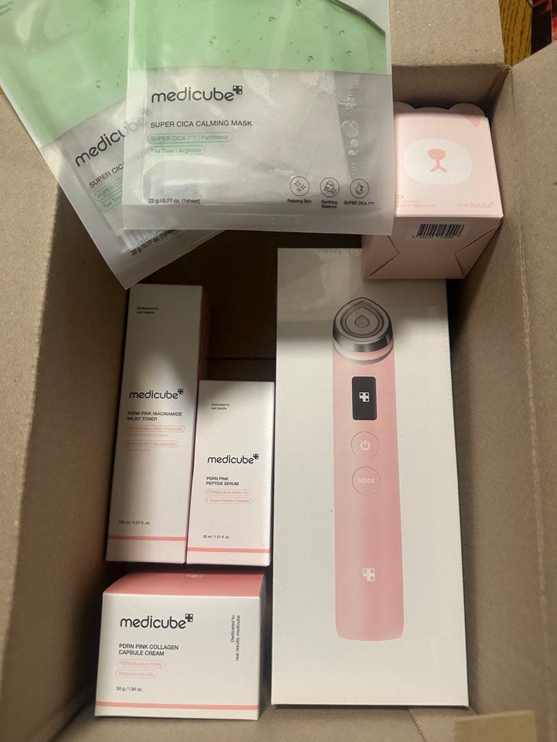 メディキューブ AGE-Rブースタープロ / 1台6役高級エステケア / 美顔器