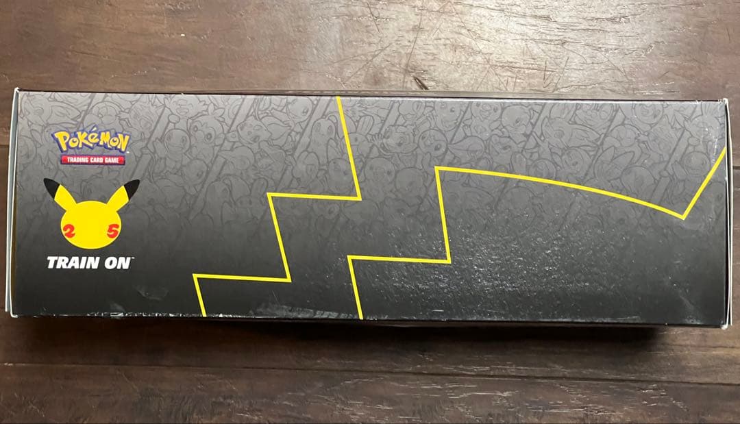 ピカチュウVMAX フィギュア プロモ セレブレーションBOX 日本未発売