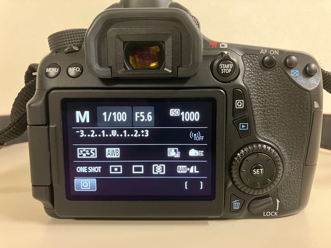 ひ*り様 Canon EOS 70D+レンズ18-135mmセット