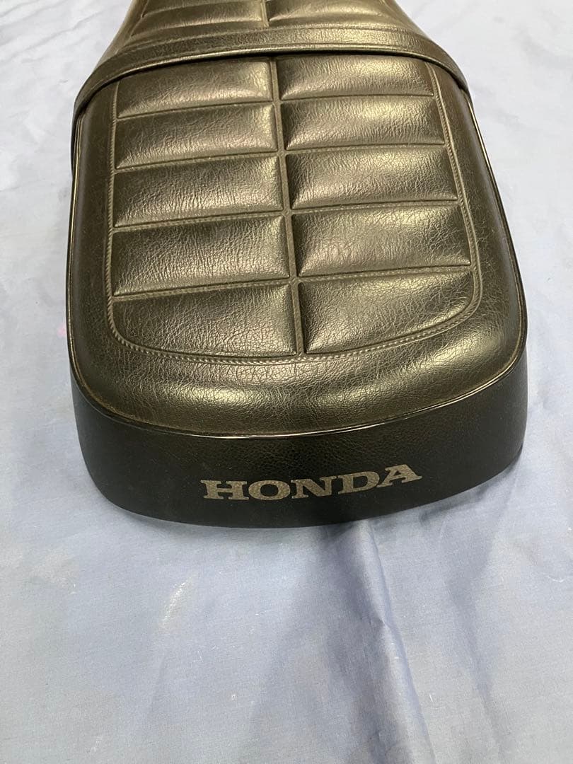 ＣＢ１１００ＥＸ　純正シート　破れあり