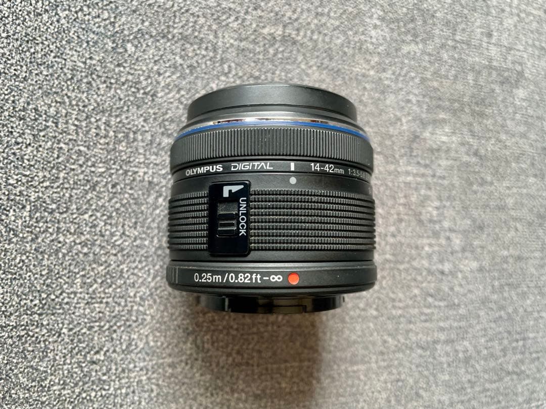 Olympus 14-42mm f/3.5-5.6 ズームレンズ