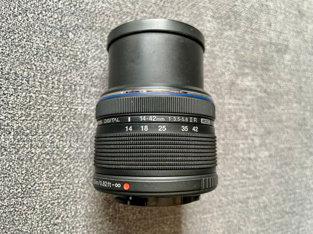 Olympus 14-42mm f/3.5-5.6 ズームレンズ