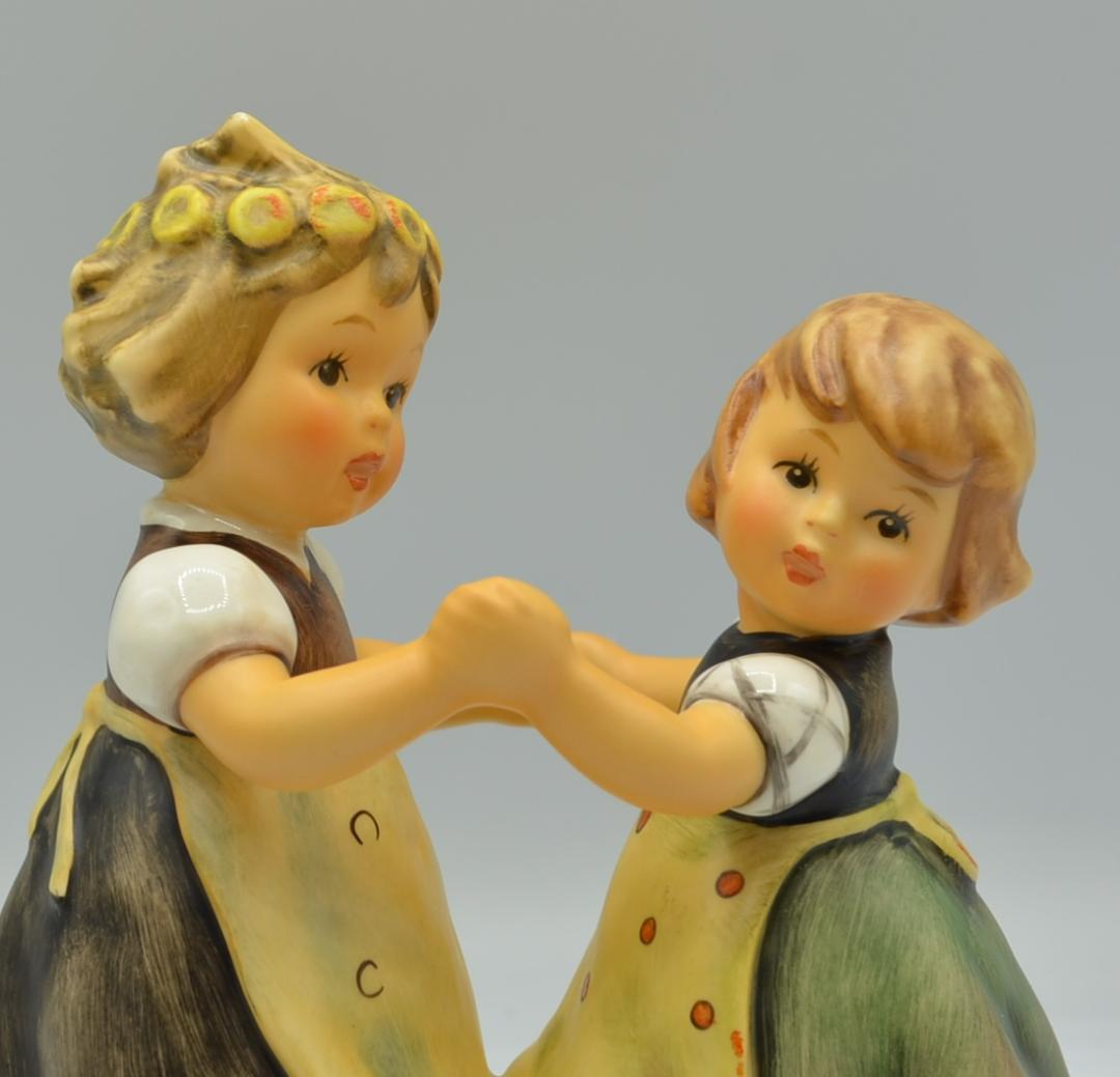 春の踊り　＃353　No.2　★フンメル人形　ドイツ・ゲーベル　ご成約済み