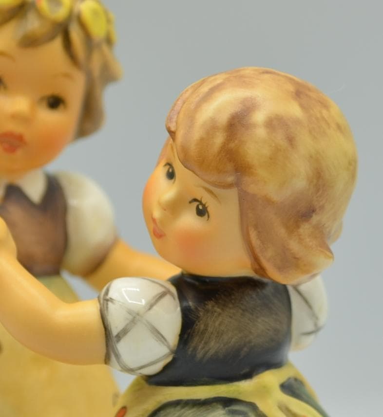 春の踊り　＃353　No.2　★フンメル人形　ドイツ・ゲーベル　ご成約済み