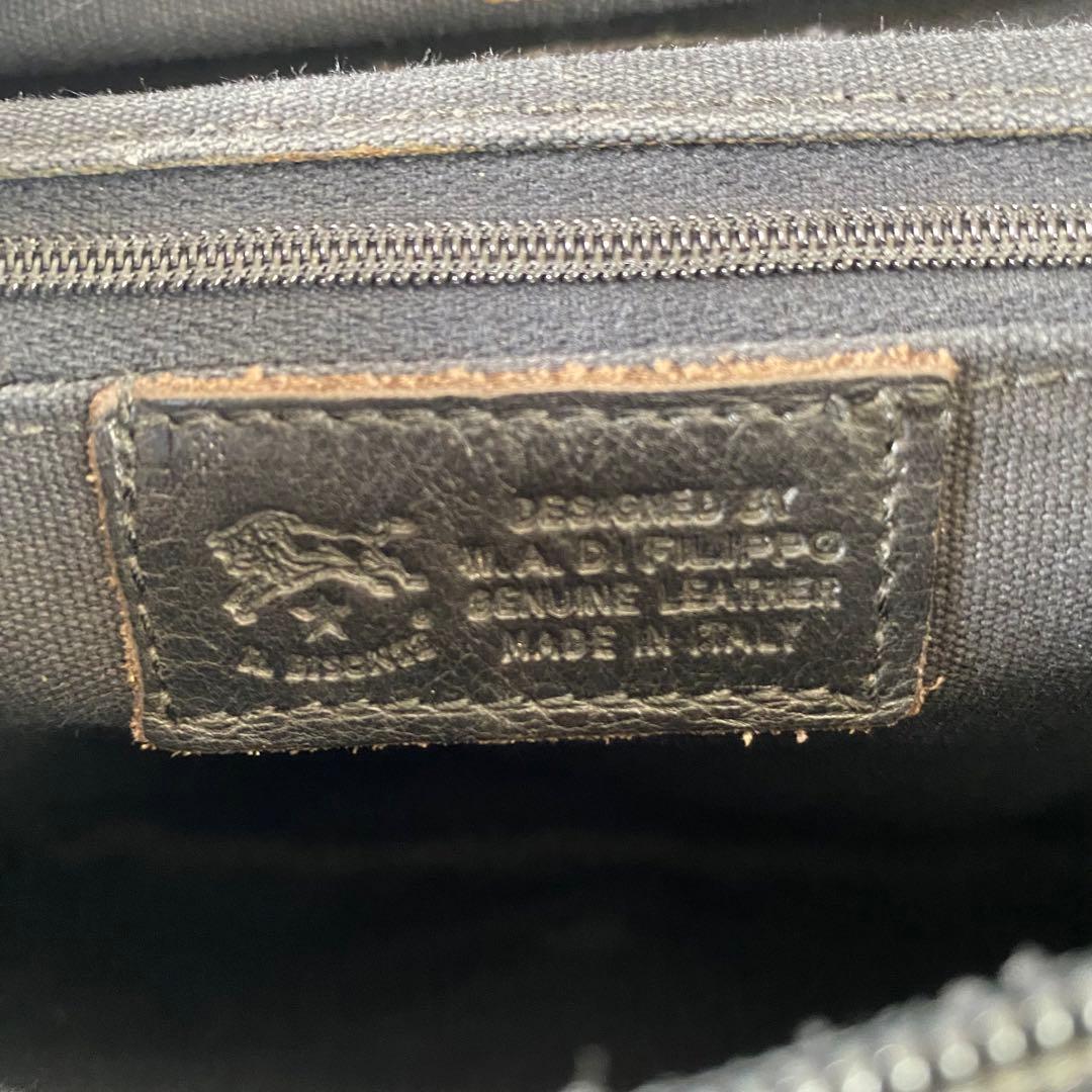 イルビゾンテ　ボディバッグ　2way ロゴ刻印　本革　レザー　ブラック　黒