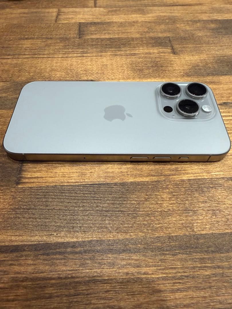 iPhone 15Pro ナチュラルチタニウム　128GB