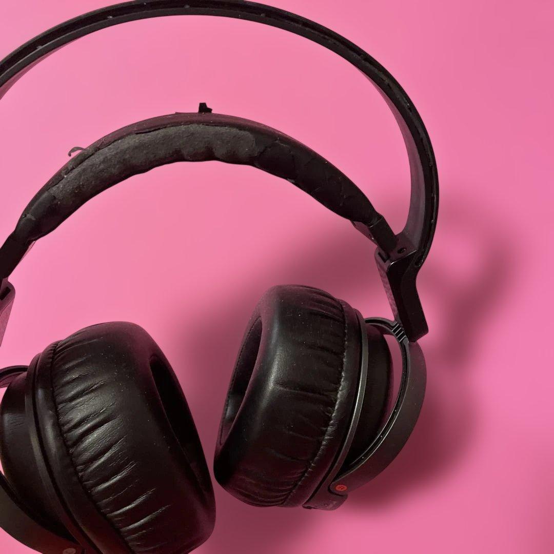 <訳あり>SONY ワイヤレスヘッドホン ブラックMDR-RF7500