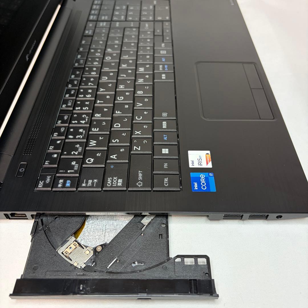 美品 dynabook B65/HU 第11世代 i7 DVDドライブ オフィス