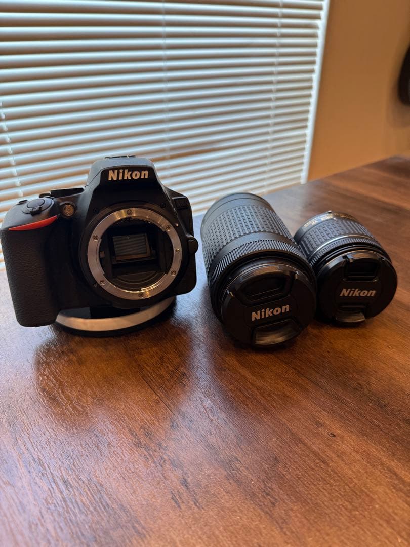 Nikon D5600 ダブルズームキット　極美品