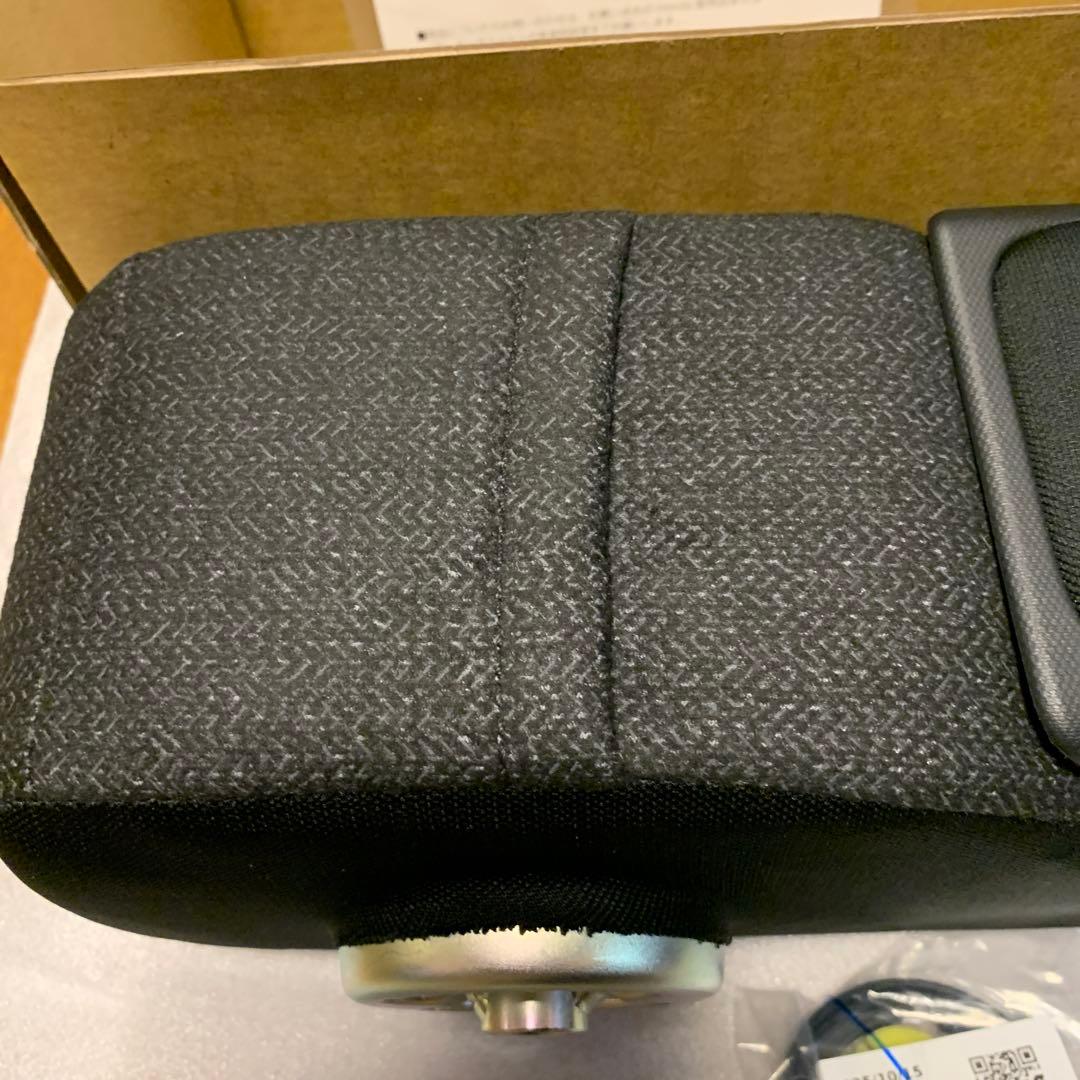 新品N-BOX 用HONDA純正アクセサリー　ア-ムレストコンソール