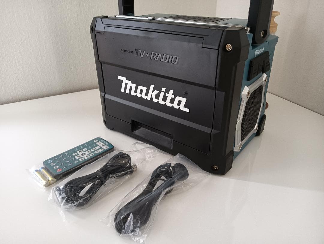 【美品】 マキタ TV100 充電式ラジオ付テレビ