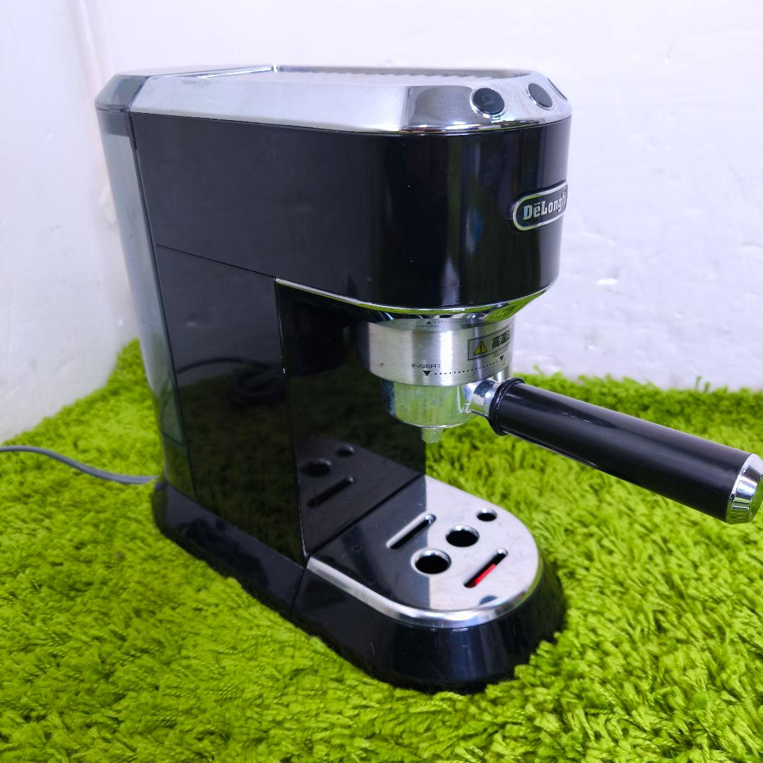 デロンギ エスプレッソ・カプチーノメーカー EC680BK