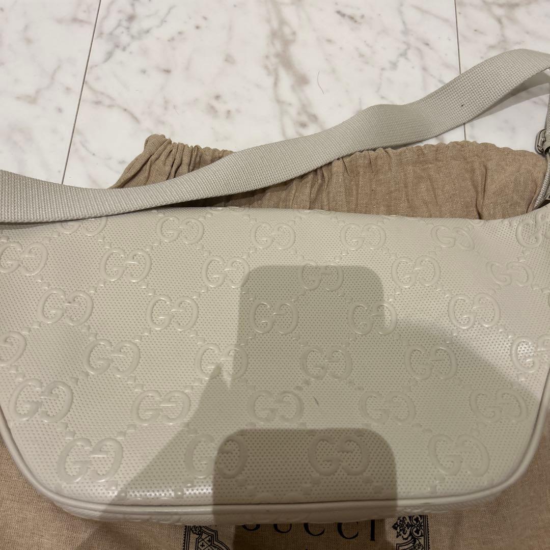 【極美品】保存袋付きグッチGGエンボス レザーブラックウエストバッグ.