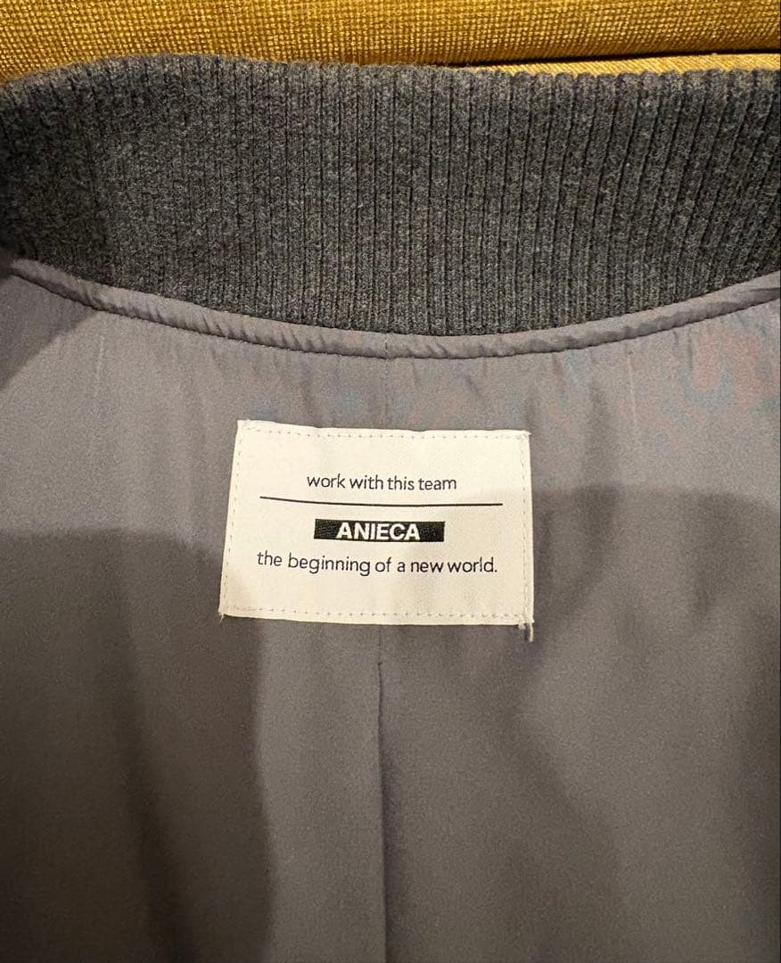 ANIECA スタジャン グレー/アイボリー