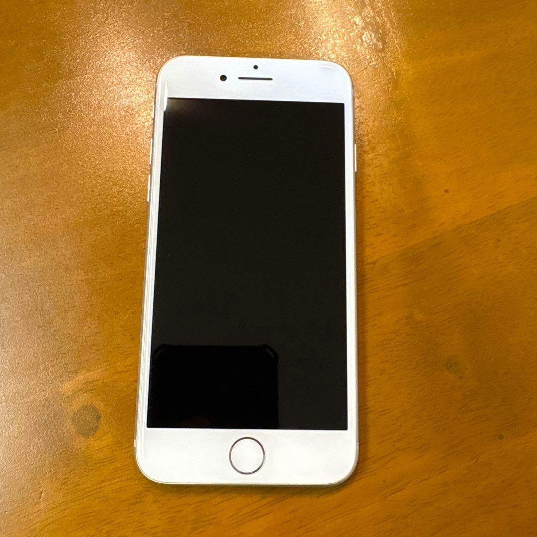 iPhone 8 64GB ホワイト シルバー バッテリー81%