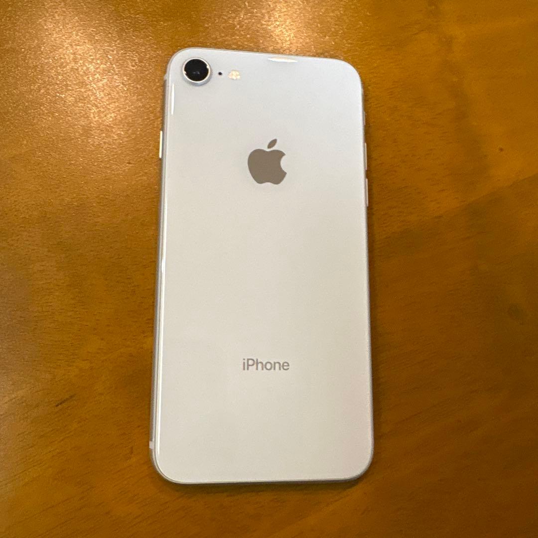 iPhone 8 64GB ホワイト シルバー バッテリー81%