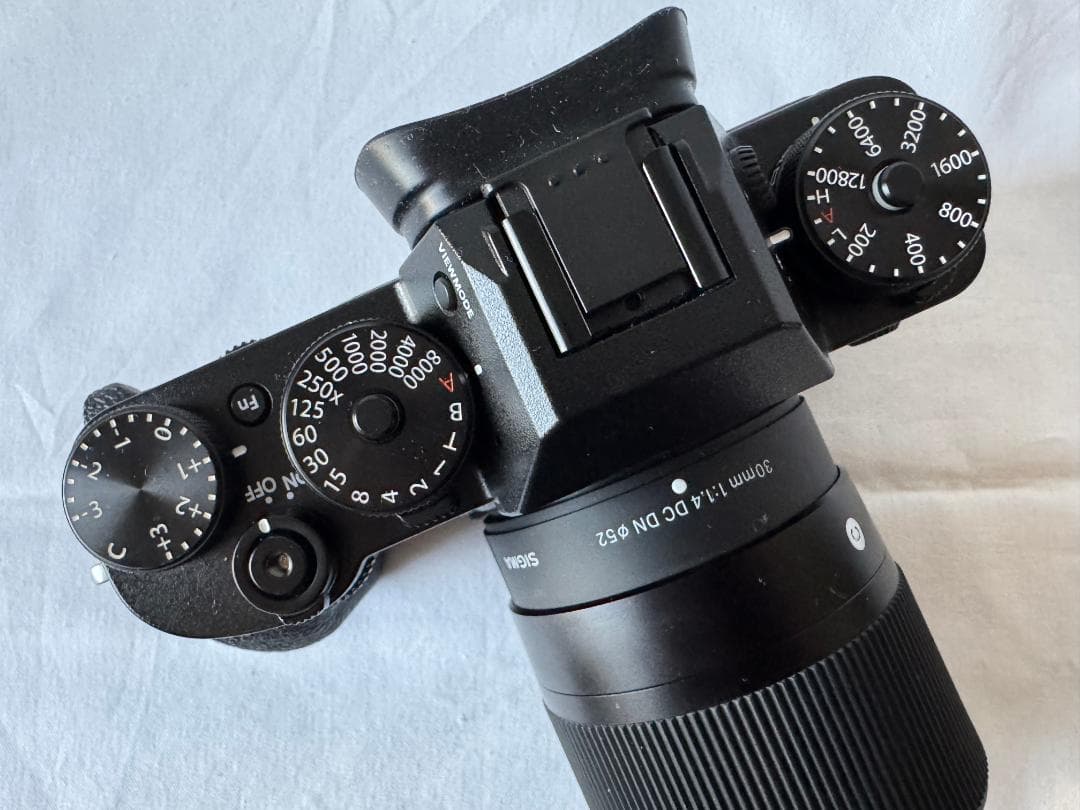 デジタルカメラ FUJIFILM X-T2 + SIGMA 30mm F1.4 DC DN