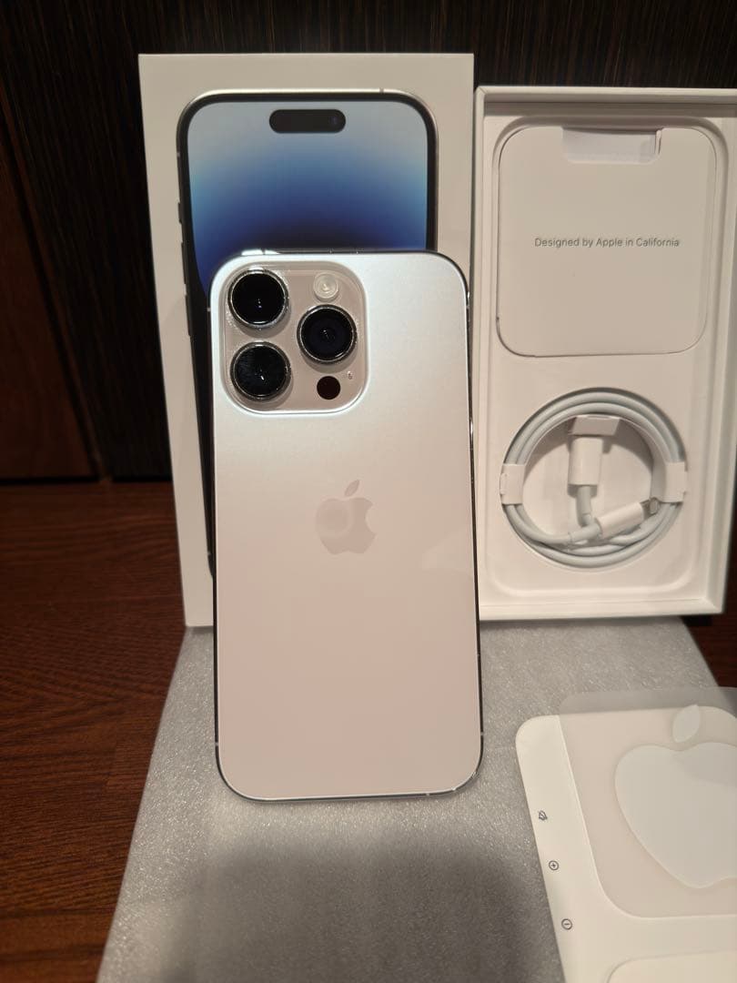 早い者勝【極美品】アメリカ版iPhone 14 Pro 256GB シルバー