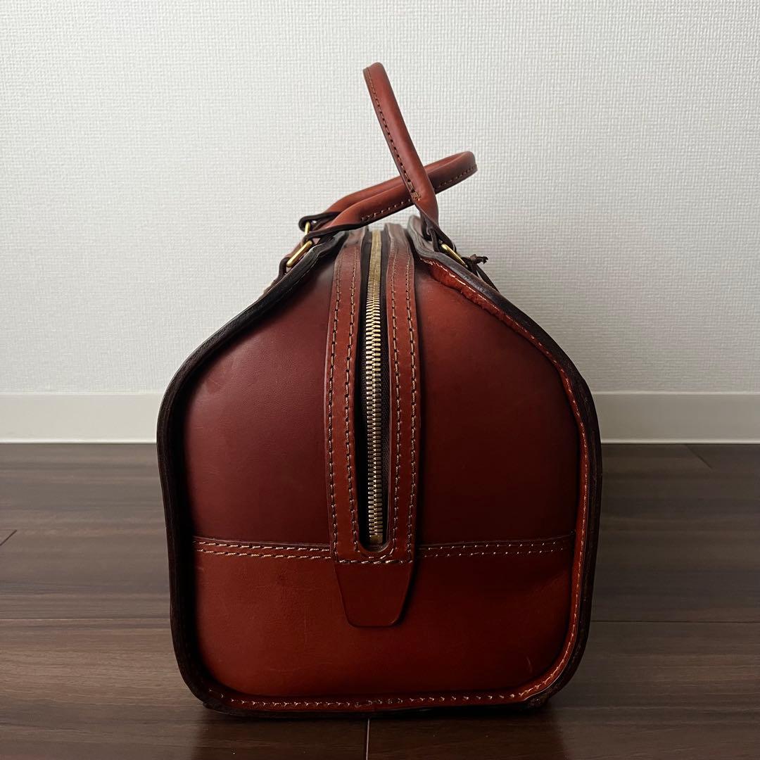 ヘルツ 二本手ファスナーボストンバッグ