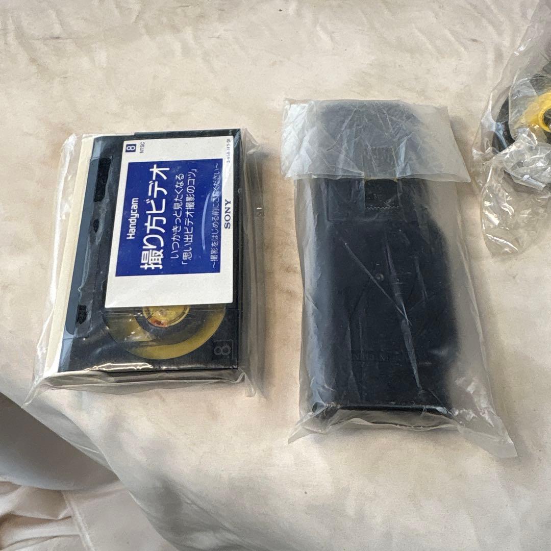 ソニー　ハンディカム CCDーTRV11 新品未使用