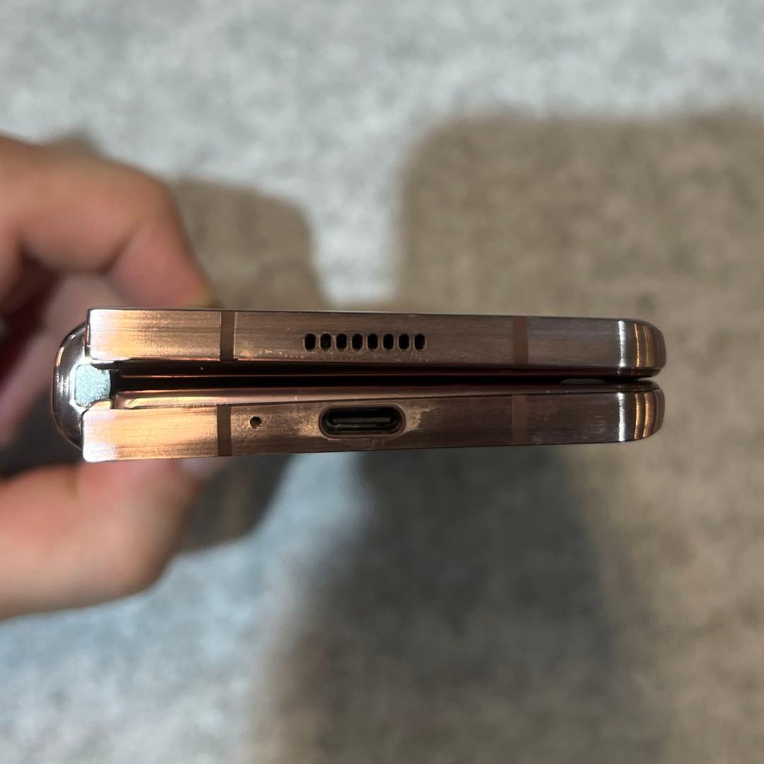 P008 au SIMフリーGalaxy Z Fold2 5G SCG05