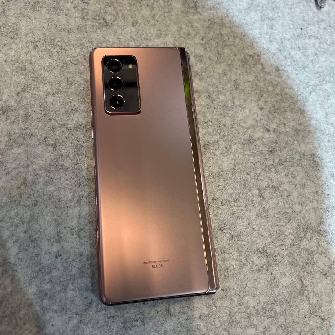 P008 au SIMフリーGalaxy Z Fold2 5G SCG05
