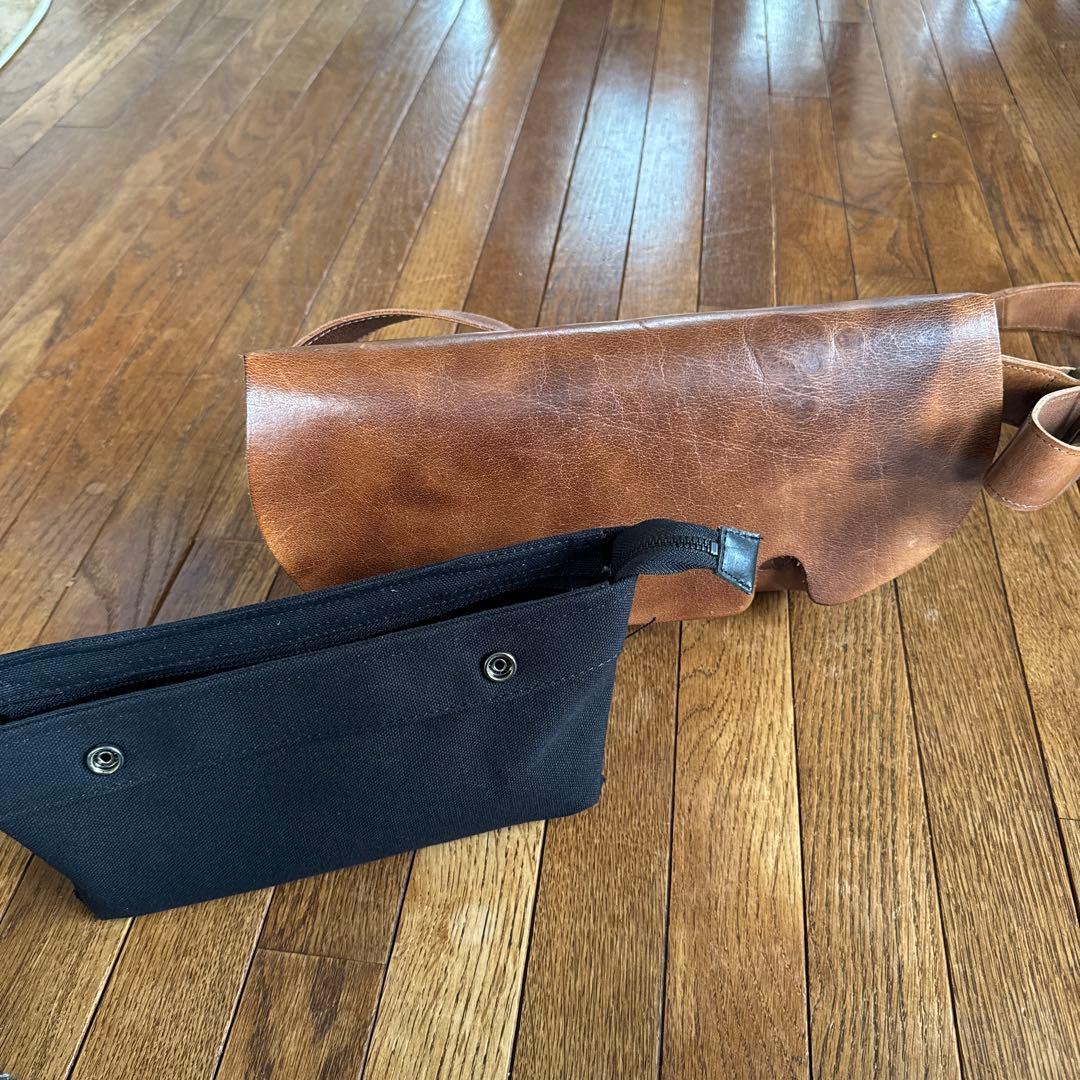 ユニアンドコーメッセンジャーバッグ