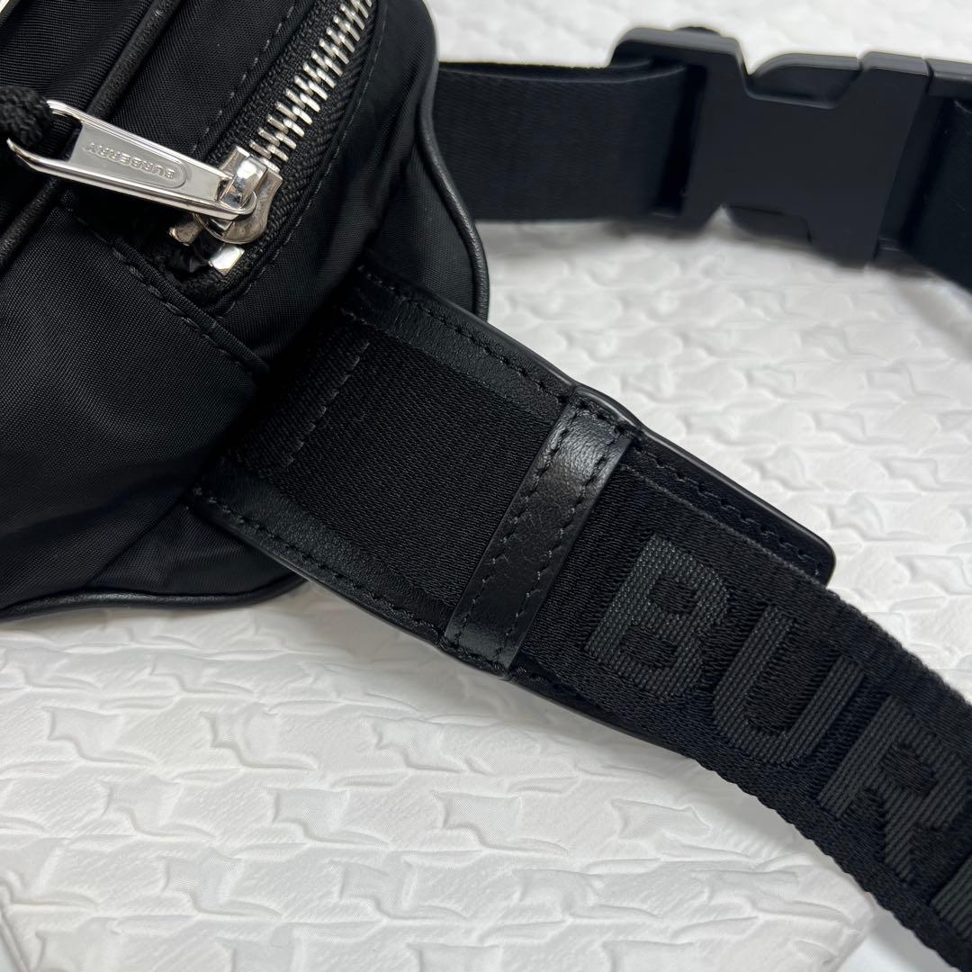 ✨極美品✨BURBERRY バーバリー　ロゴプリント　ボディバッグ　ナイロン