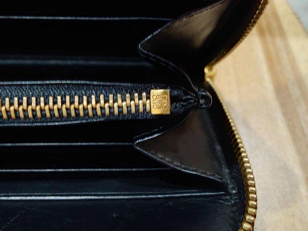 【美品】LOEWE ブラック アナグラム 長財布 エンボス加工 ブラック