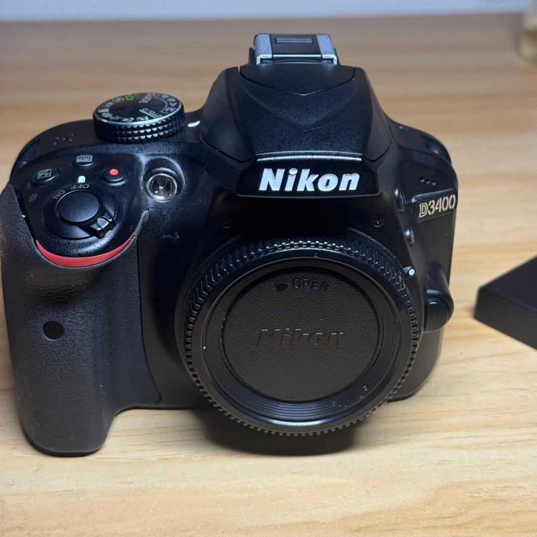 Nikon D3400 18-70mmレンズ、バッテリー、ストラップつき