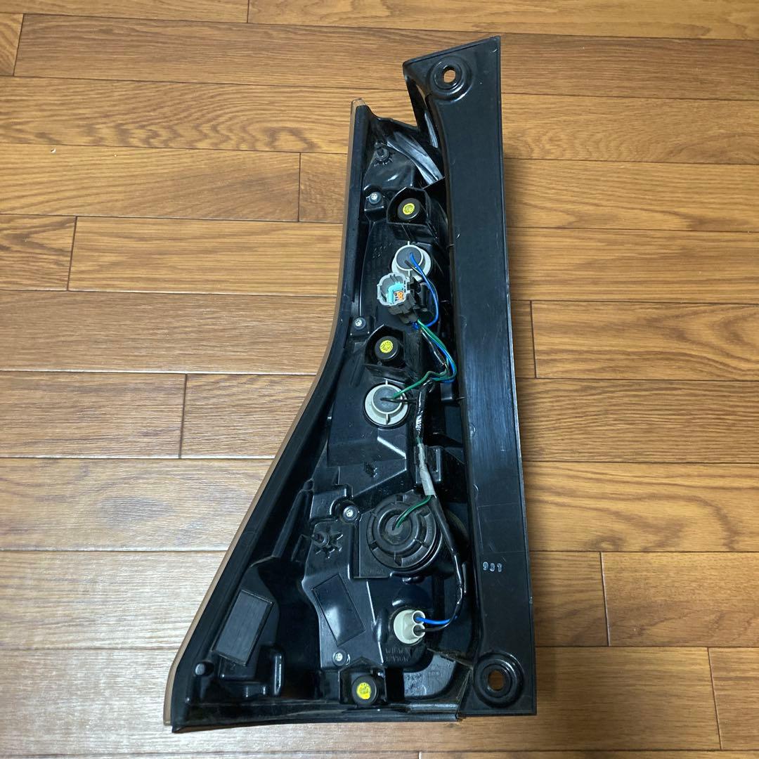 LED テールライト 右　レッド/クリア