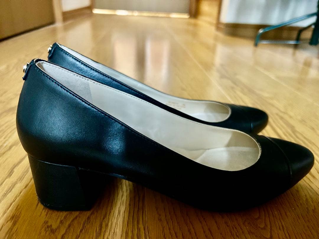 週末限定価格　コールハーン ブラック レザー ポインテッドトゥパンプス　24㎝