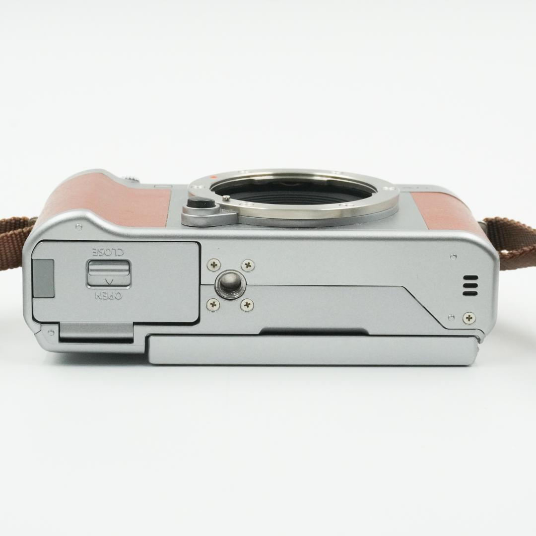 ■ほぼ新品■ FUJIFILM X-A5 レンズキット ブラウン #418