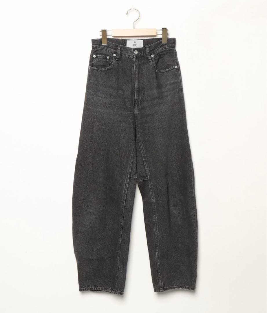 専用　Curensologyカーヴィーデニムパンツ