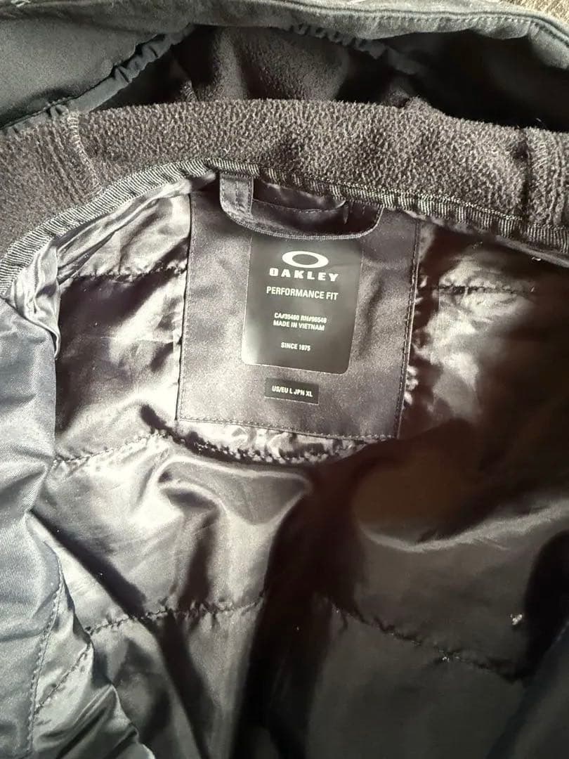 オークリー　スノーボードウェア　防水　黒　XL