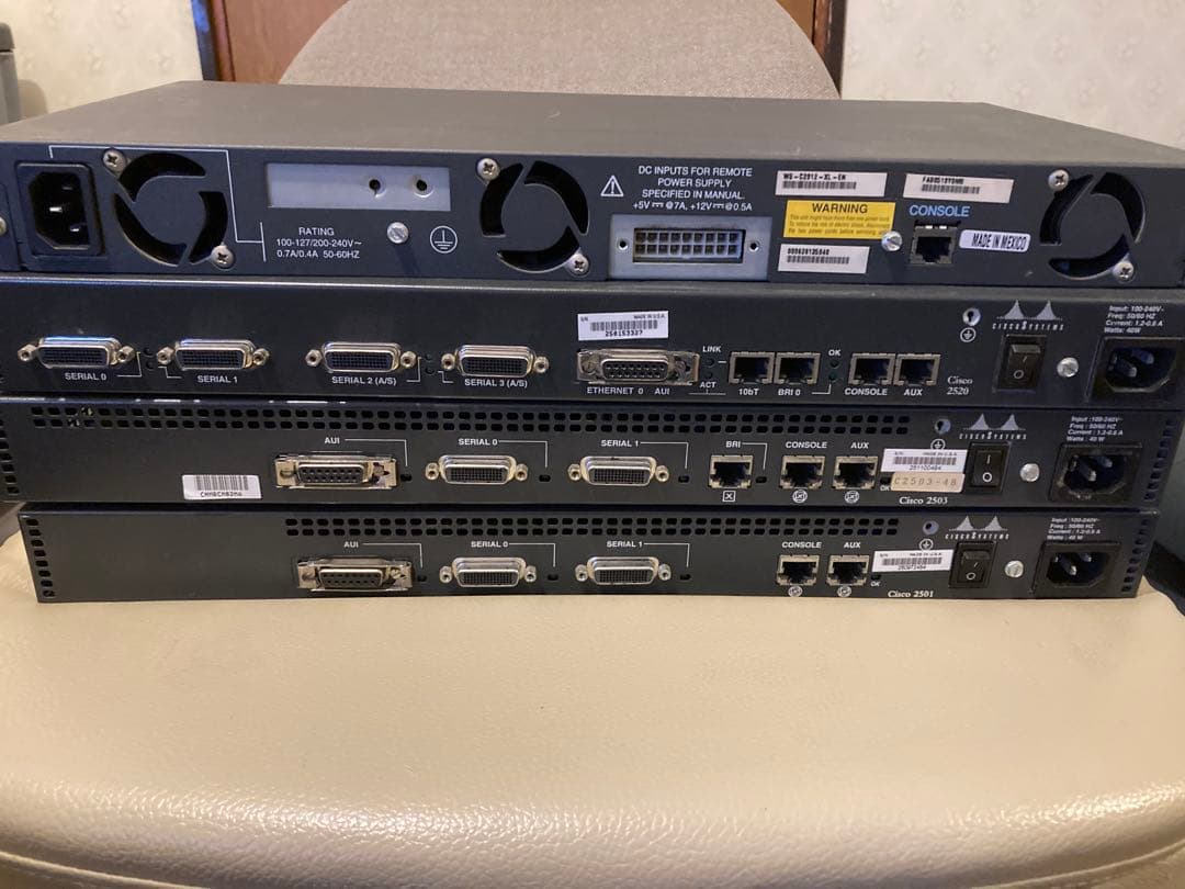 Cisco 2500 SERIES 3台 & Catalyst 2900 1台