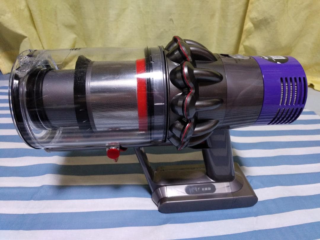 Henneyさん専用ダイソン　掃除機　SV12　消耗部品交換、分解清掃済